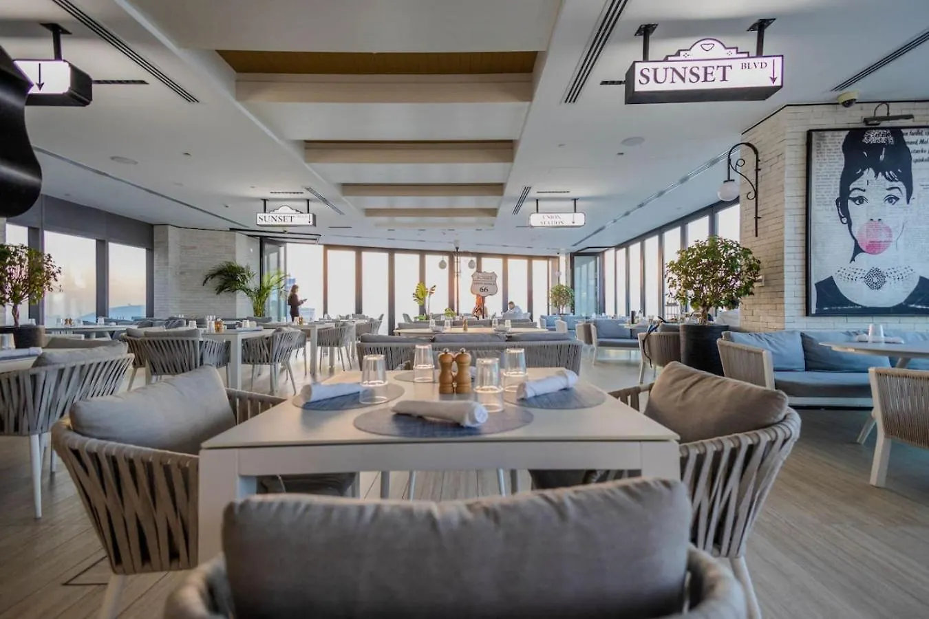 Paramount Elegance 10 Minutes Walk To Dubai Mall