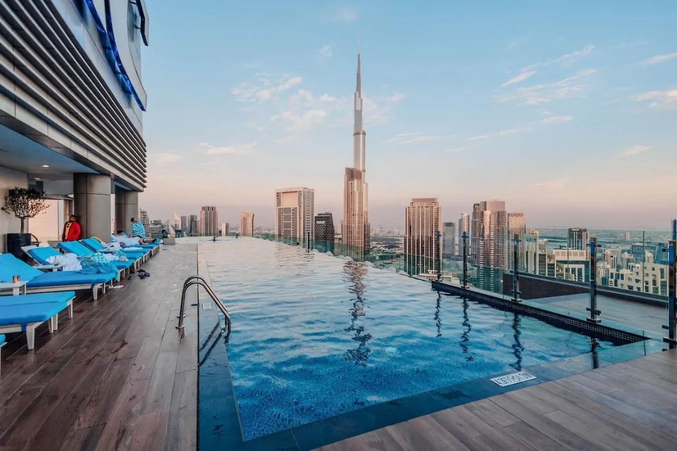 Paramount Elegance 10 Minutes Walk To Dubai Mall